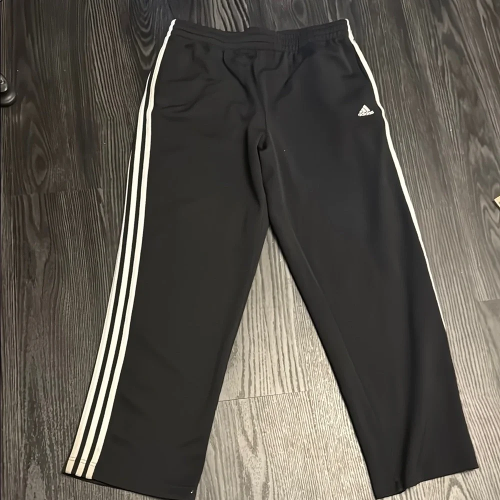 🍍ADIDAS PANTS🍍POCKETS🍍SZ Large 🍍30” inseam🍍
